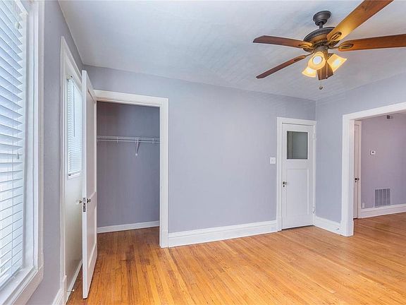 4th image of 4919 Lindenwood Ave #2E