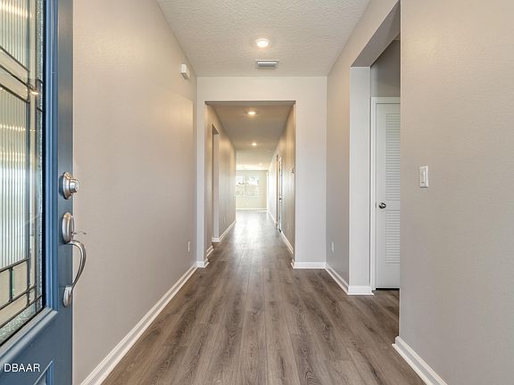 4th image of 89 Signet Cir
