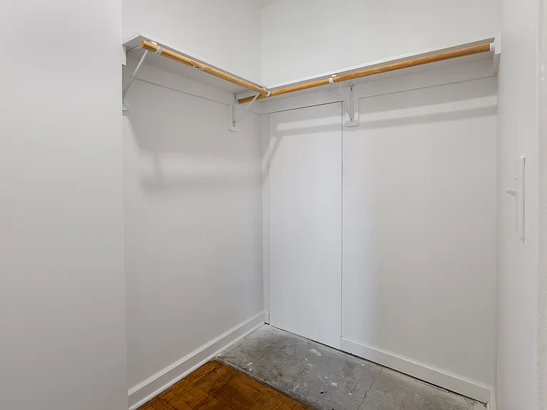 Marleigh Apartments — Photo 16