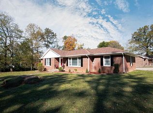 1 Concord Dr, Clarksville, TN 37042