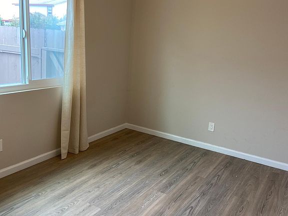 4th image of 7996 Peach Point Ave