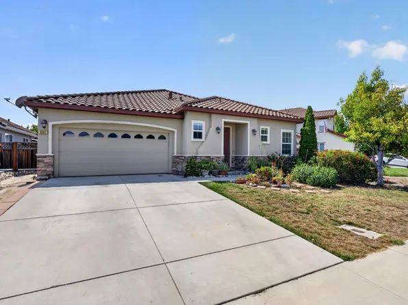 551 Hillock Dr, Hollister, CA 95023