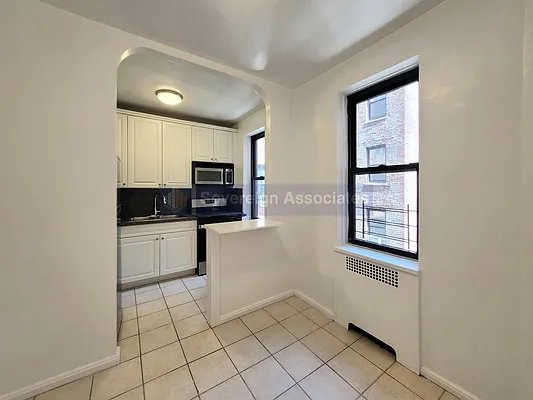 Rented by Sovereign Associates | media 3