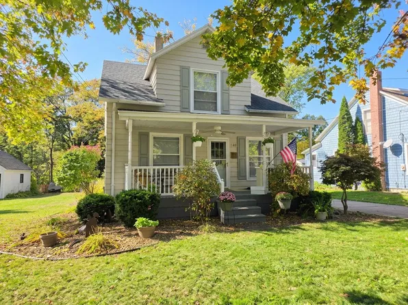 147 S Main St, Rockford, MI 49341