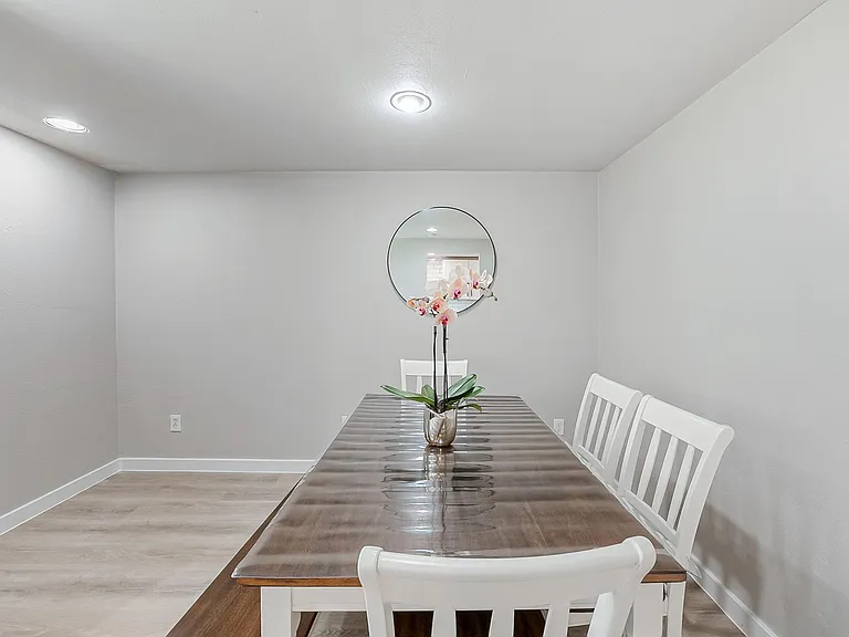 8419 Quinault Dr NE — Photo 3