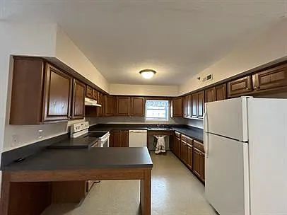 17 Rosewood Ct #103 — Photo 9