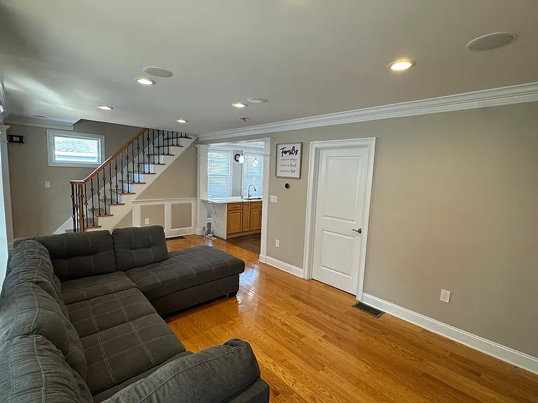 24 Jones St — Photo 2