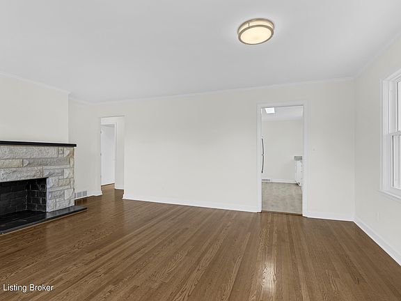 3rd image of 2602 Meadow Dr