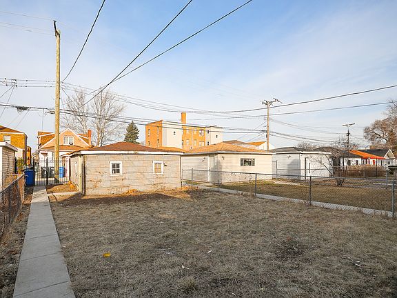 5th image of 10418 S Vernon Ave