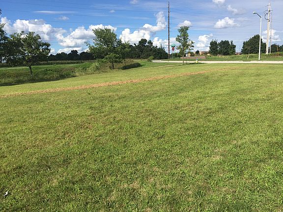 4th image of 1709 Edgewood Dr