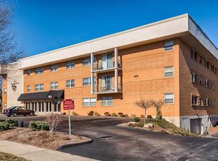 8631 Old Bonhomme Rd APT 1B, Saint Louis, MO 63132