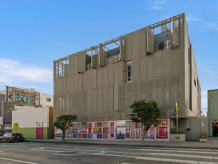 751 N Fairfax Ave #12 — Photo 15