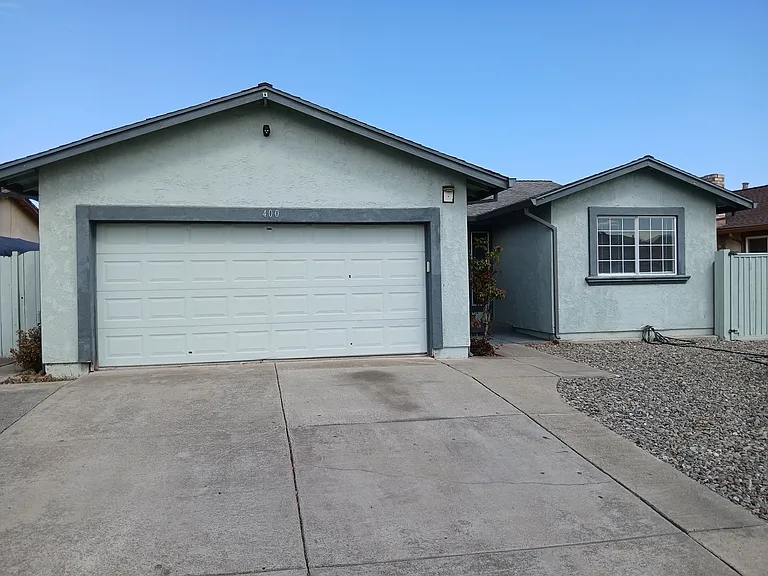 400 Mokelumne Dr — Photo 1