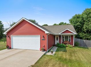 1732 Rivers Edge Dr SE, Minot, ND 58701