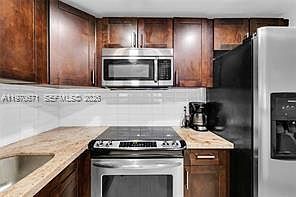 5th image of 257 S Cypress Rd APT 403