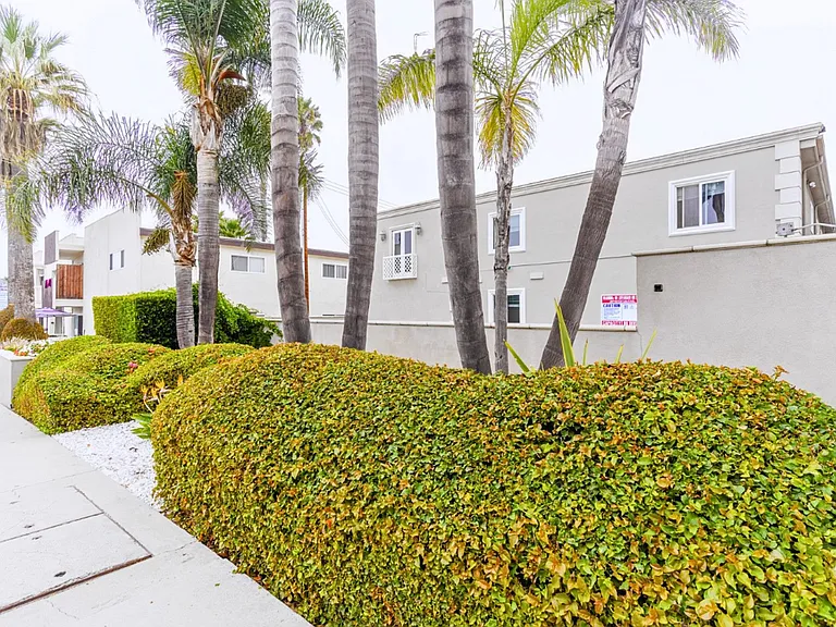 26110 Narbonne Ave — Photo 18