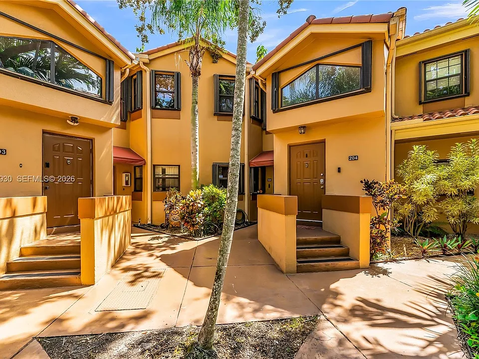 15563 Miami Lakeway N #204
