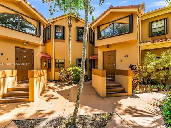 15563 Miami Lakeway N APT 204, Hialeah, FL 33014