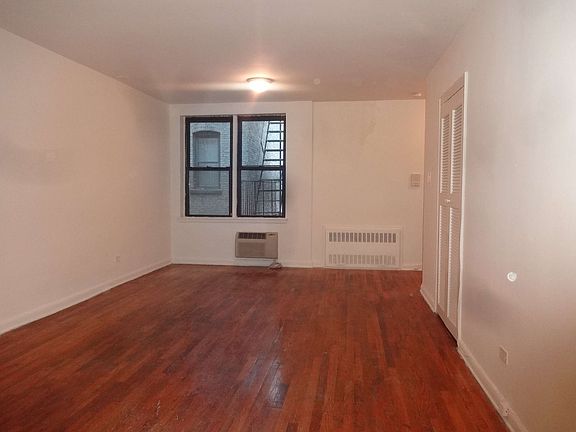 2nd image of 100 Sullivan St APT 3H