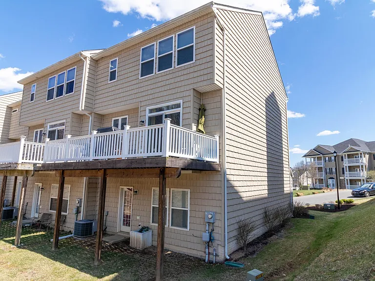 1401 Townhouse Way — Photo 16