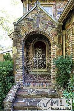 3rd image of 1317 Thomas Pl