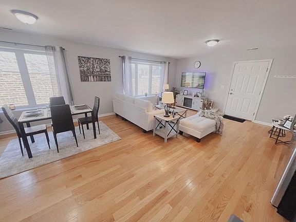 2nd image of 3215 W Armitage Ave APT 3