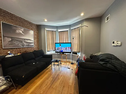 Rented by Yup Realty LLC | media 2