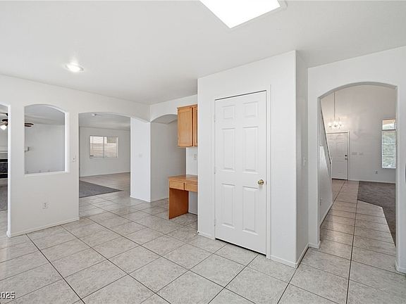 4th image of 9454 Wishingstar Ct