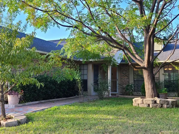 7913 Bermejo Rd, Fort Worth, TX 76112