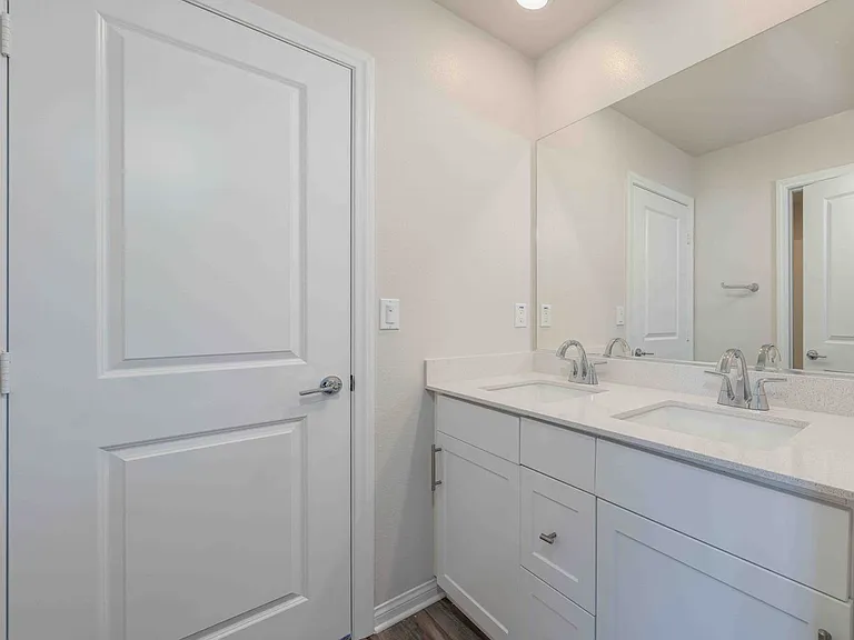 466 Meyer Pl — Photo 22