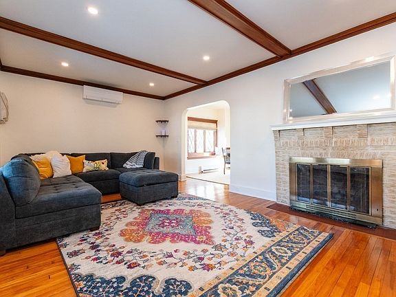 5th image of 68 Las Casas St