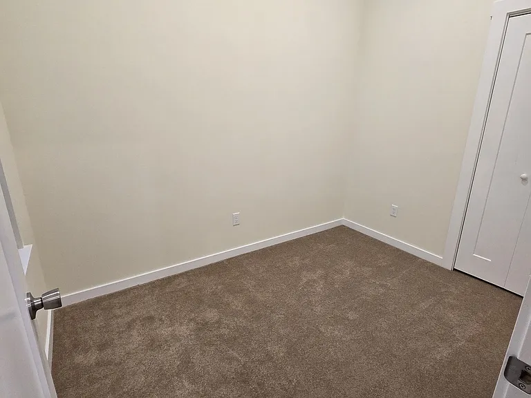 2311 Lombard Ave — Photo 7