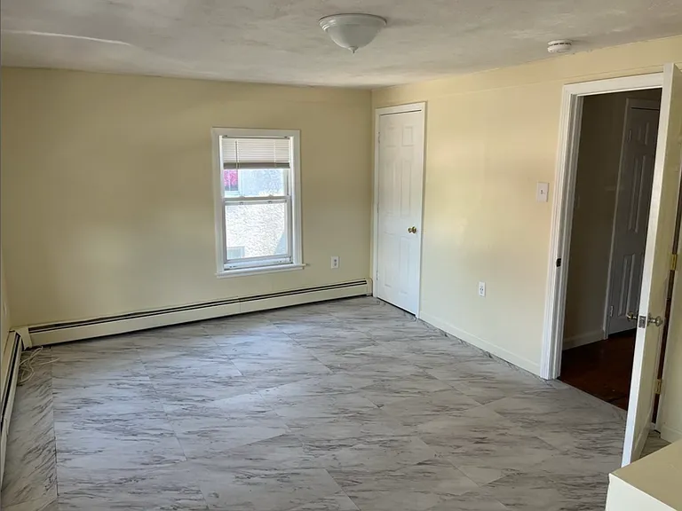 46 Lowell St #1A — Photo 11