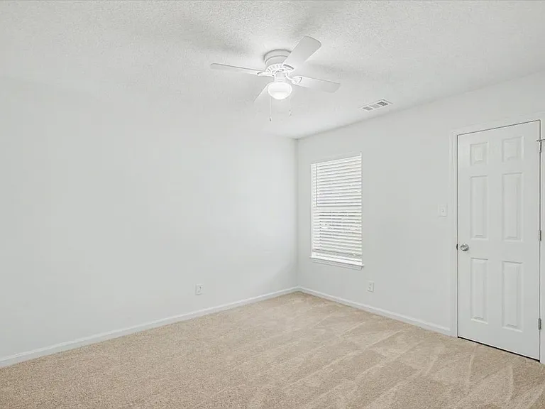 85 S Oak Rd — Photo 21