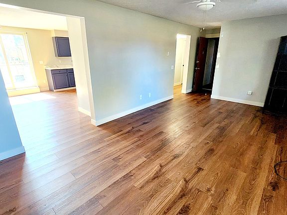 3rd image of 100 Crestwood Dr #100