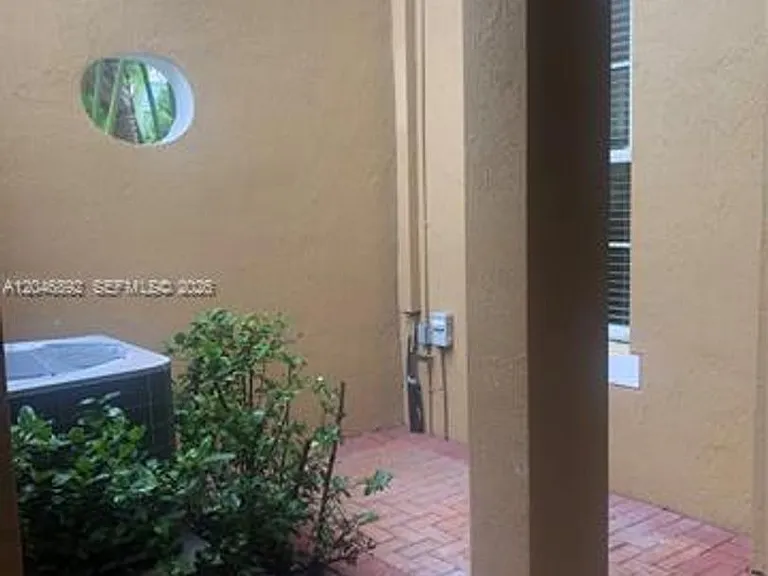 1129 SW 147th Ter #Townhouse 1129 — Photo 20