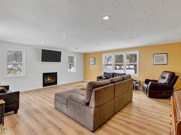 5th image of 40 Leonard Street