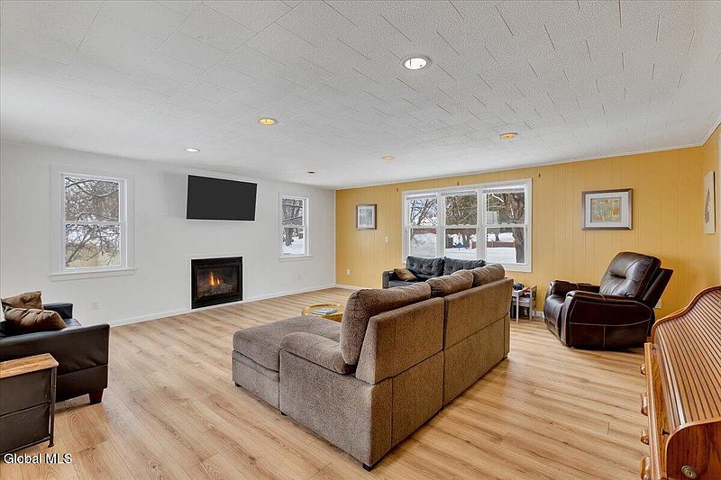 5th image of 40 Leonard Street