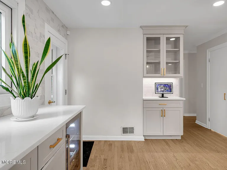 10 Tilton Rd — Photo 16