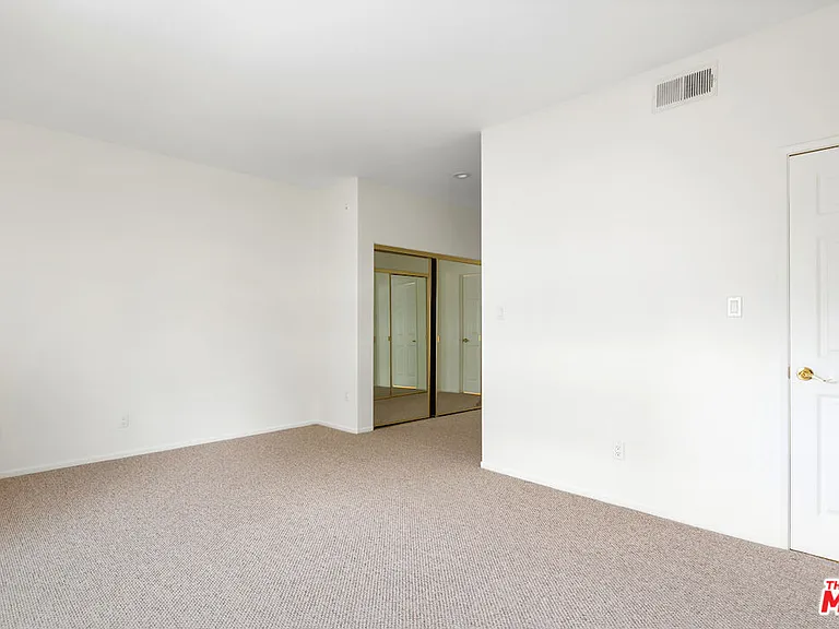 1800 Butler Ave #105 — Photo 19
