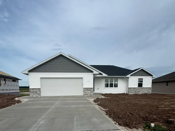 1633 Frontier Rd, Luxemburg, WI 54217