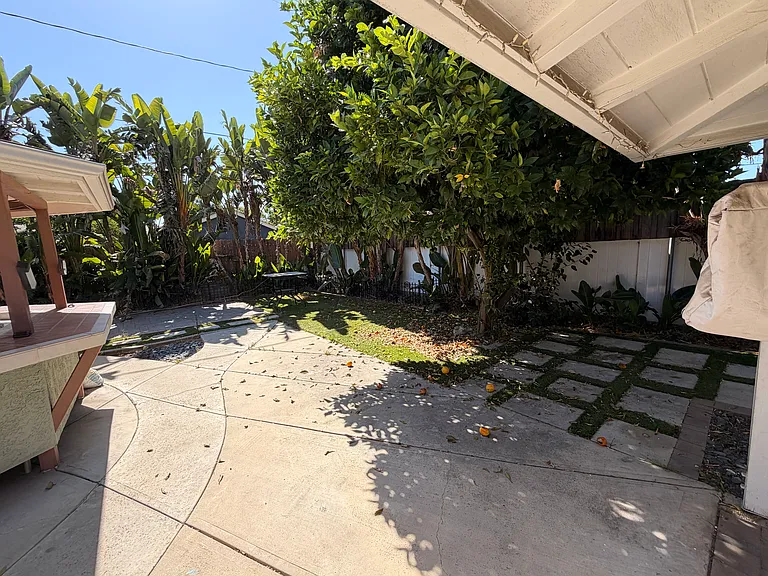 1738 N Avon St — Photo 19