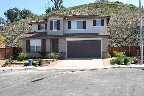1st image of 610 Hillside Way
