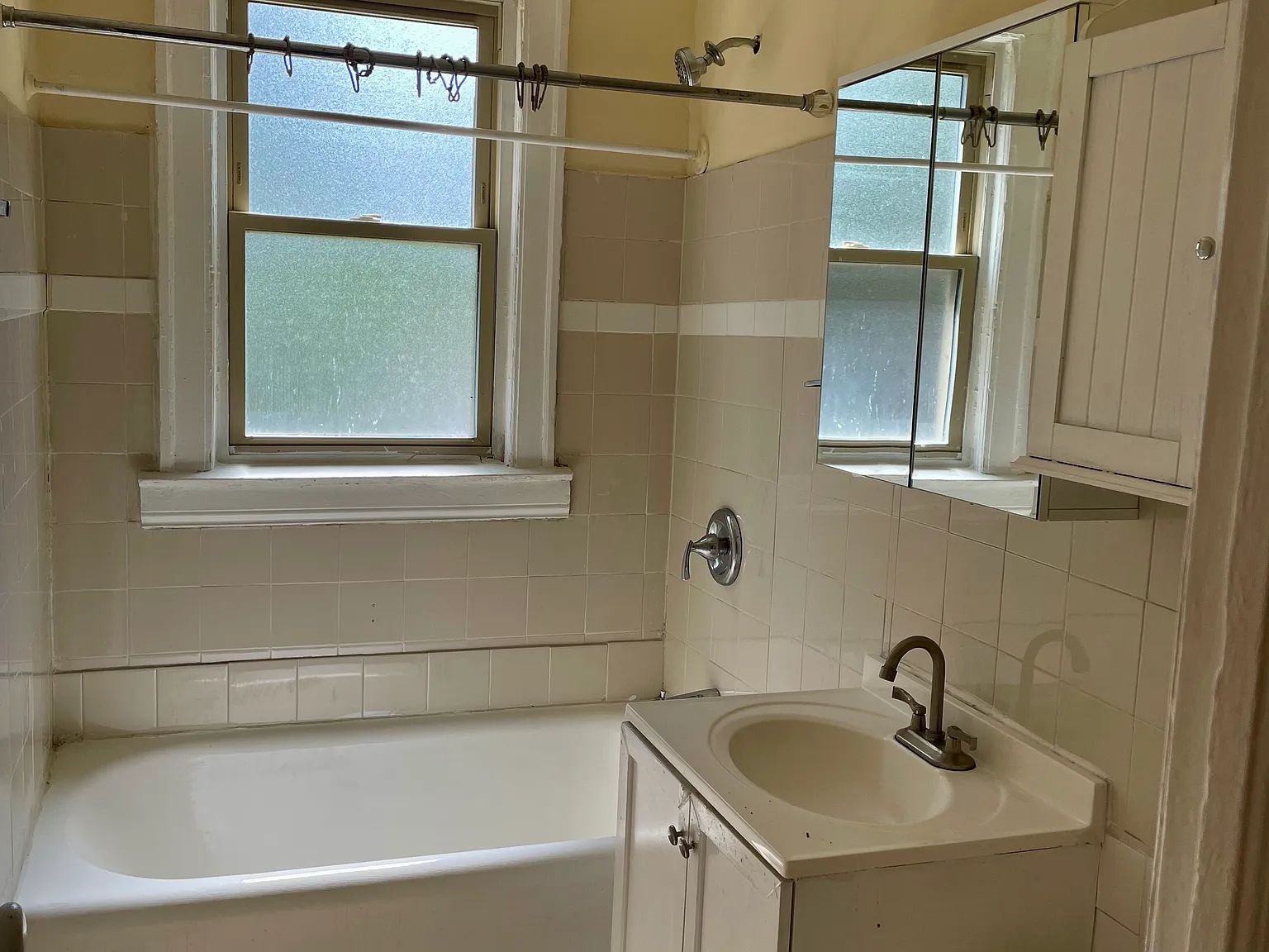 8000 S Luella Ave — Photo 4