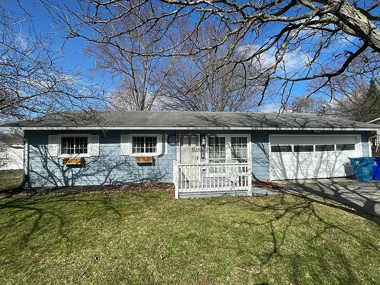 635 Yacavona St — Photo 3
