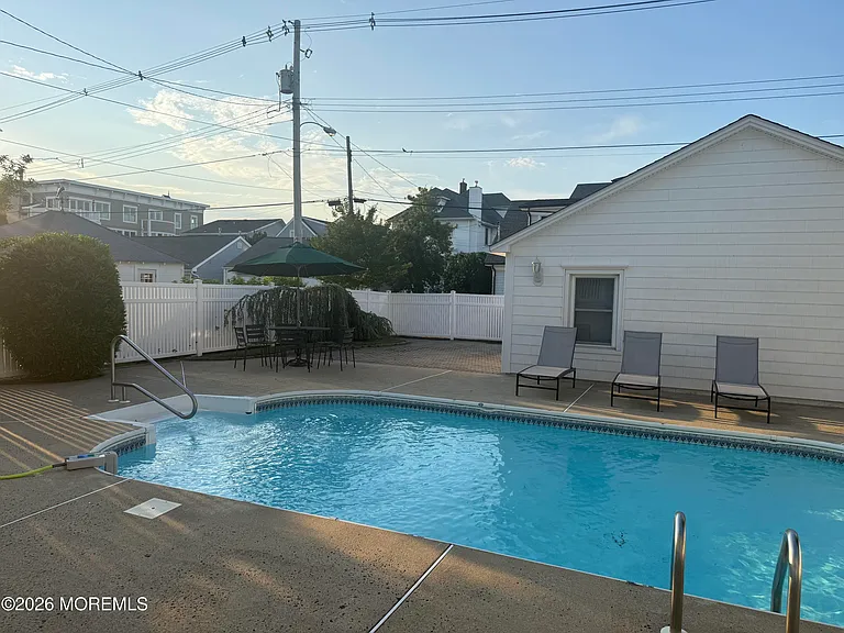 120 Garfield Ave — Photo 8
