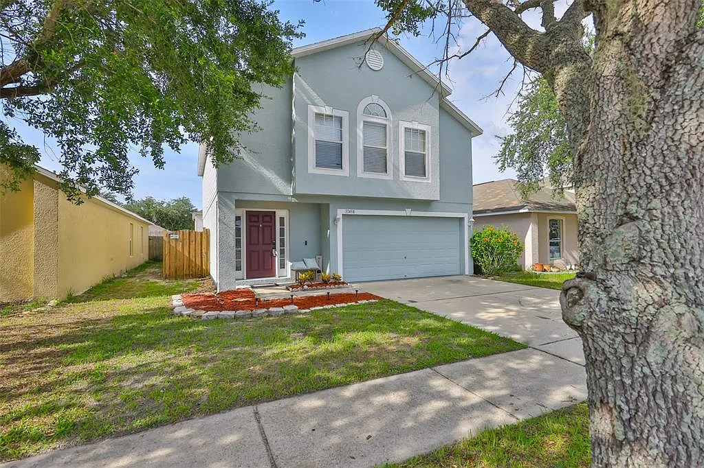 4 bed, 2.5 bath, 1945 sqft, $2,300 — Photo 3