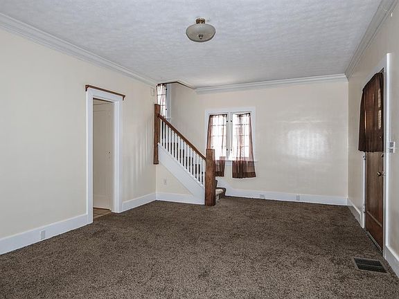 5th image of 712 Grafton Ave