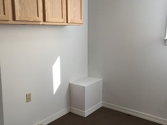 5th image of 323 W Washington St