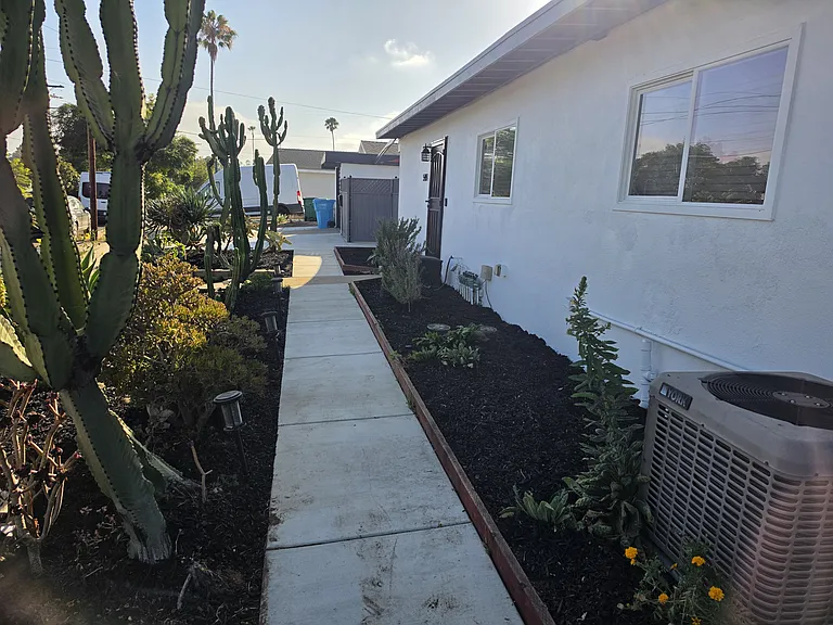 Sidewalk to side entry
